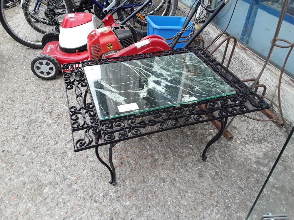 TABLE BASSE FF AVEC MARBRE VERT PETIT ECLAT ET PLATEAU VERRE