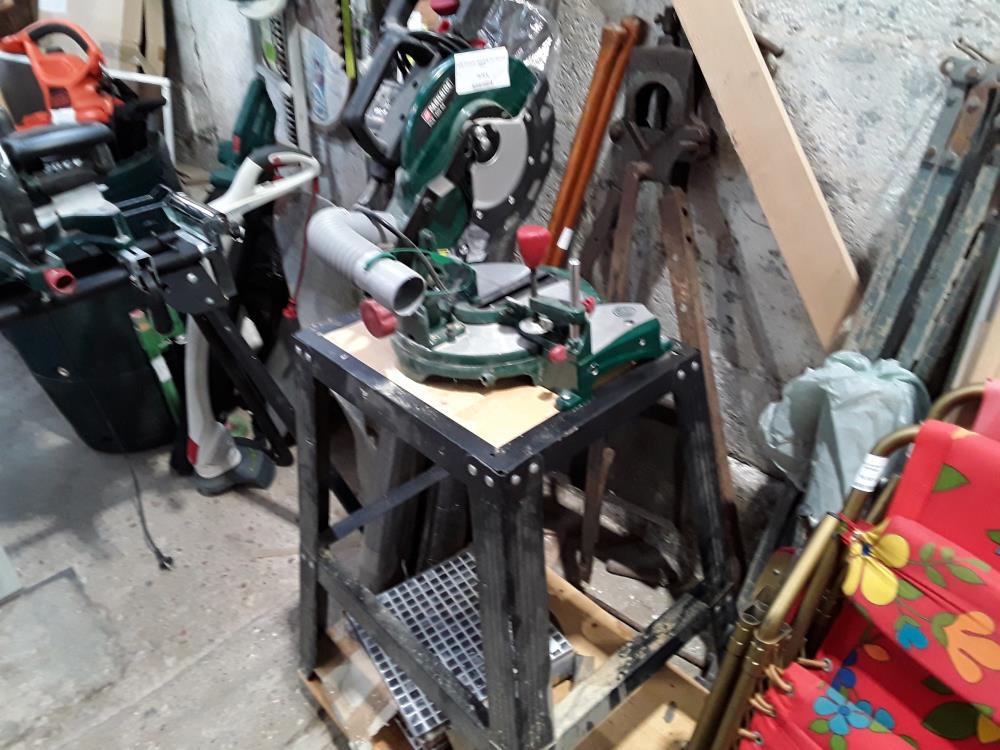 SCIE A ONGLET PARKSIDE PKS 1500 SUR TABLE
