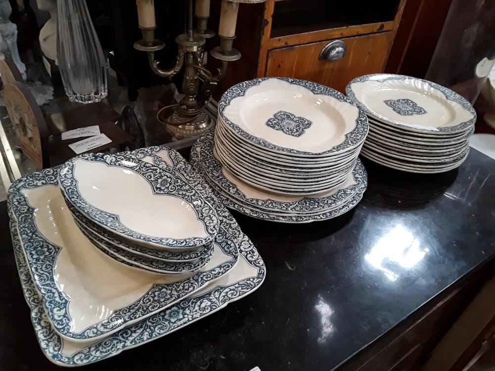 SERVICE GIEN ANCIEN 33 PIECES