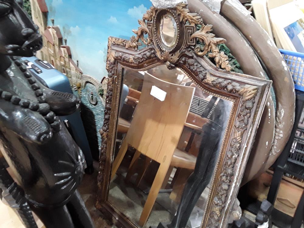 MIROIR AU MERCURE 115/74CM MOULURE DORE FRONTON NOEUD AVEC DES MANQUES
