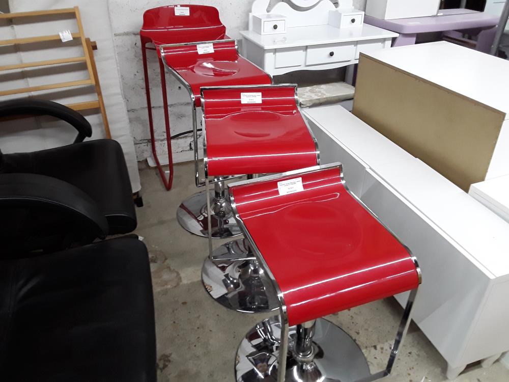 TABOURET DE BAR REGLABLE  ASSISE ROUGE ET CHROMEE