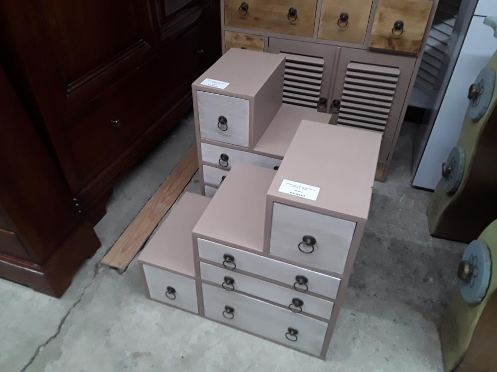 CHEVET ESCALIER 5T PM PEINT EN BEIGE ET TAUPE