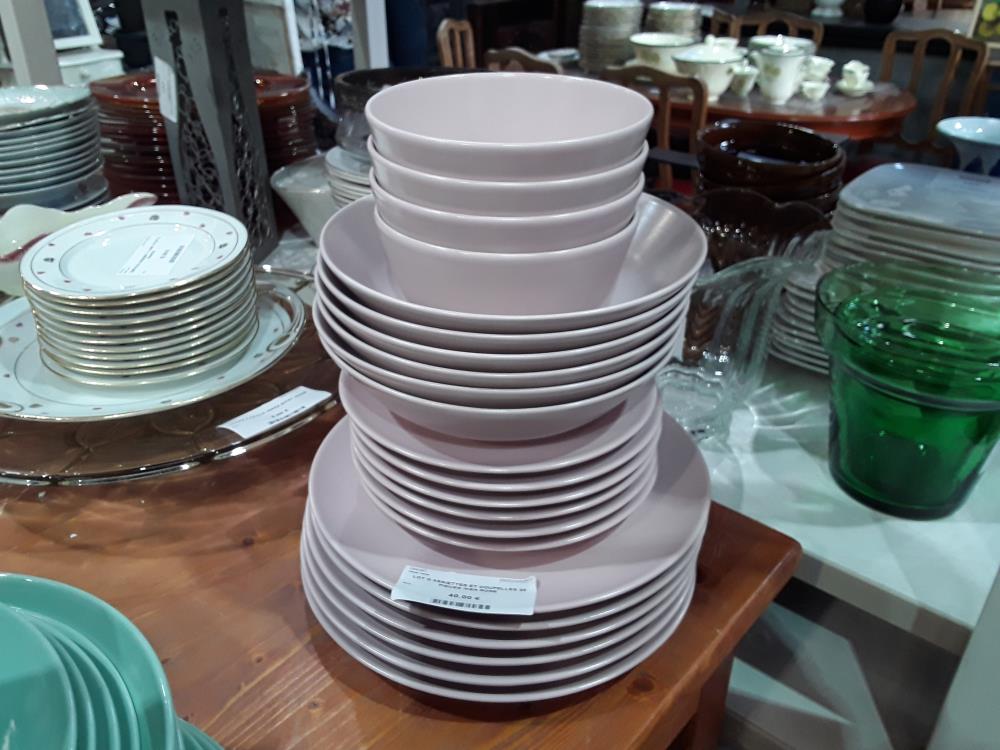 LOT D ASSIETTES ET COUPELLES 22 PIECES IKEA ROSE