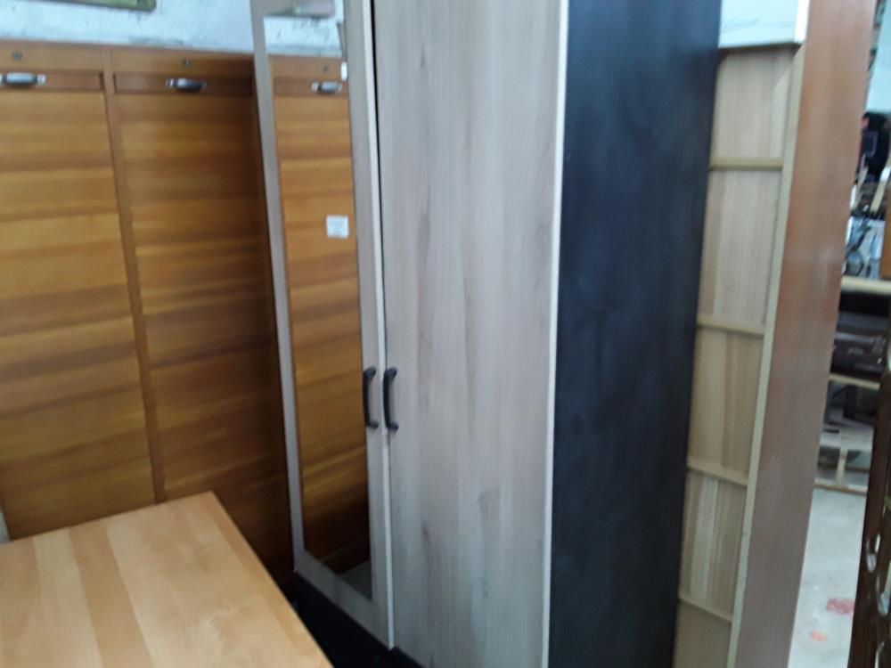 ARMOIRE 2P DONT 1 MIROIR DECOR CHENE 1T NOIR LING PEND