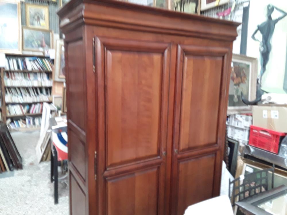 ARMOIRE 2P MERISIER STYLE LP  3 ETAGERES LING