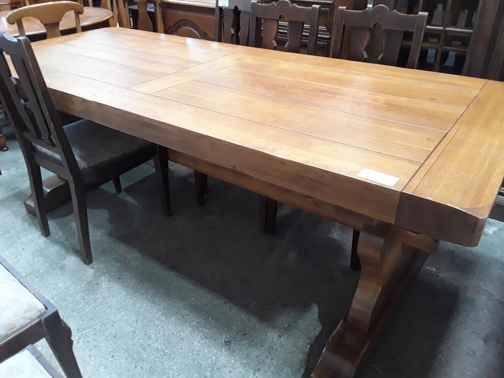 TABLE MONASTERE 2M CHENE MASSIF PIEDS DEFAUT TEINTE