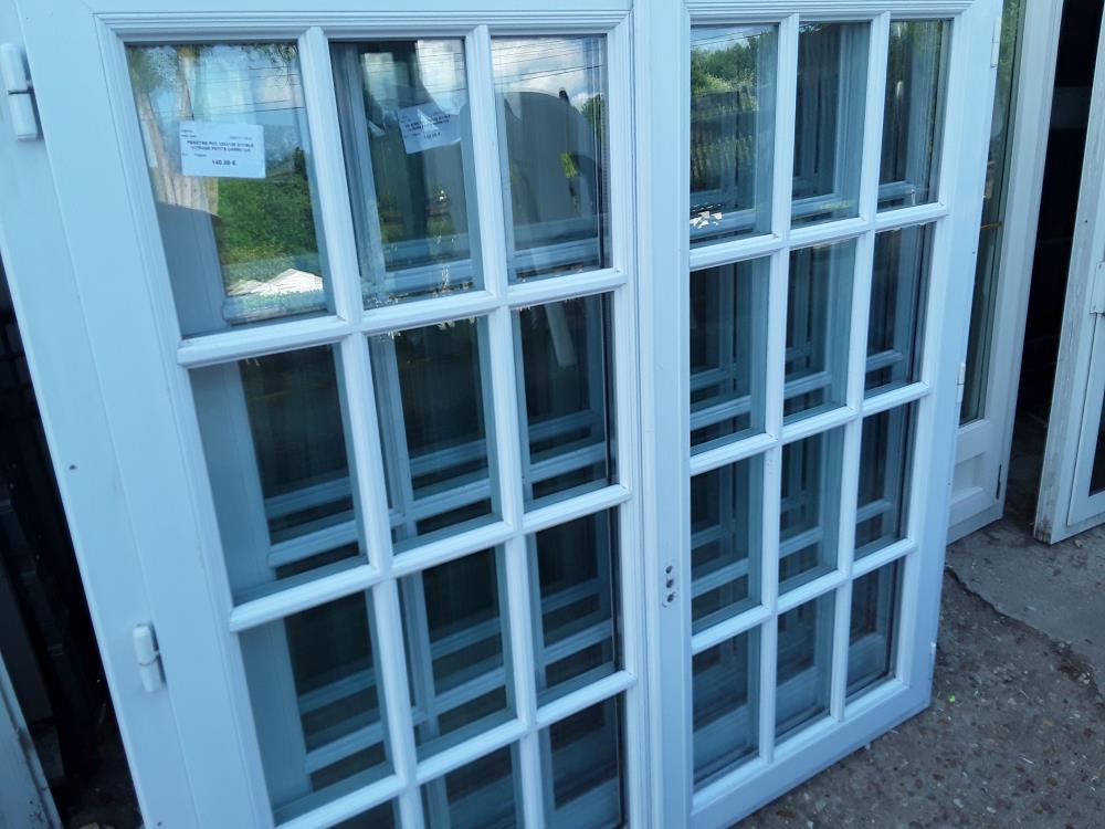FENETRE PVC 125X125 DOUBLE VITRAGE PETITS CARREAUX 