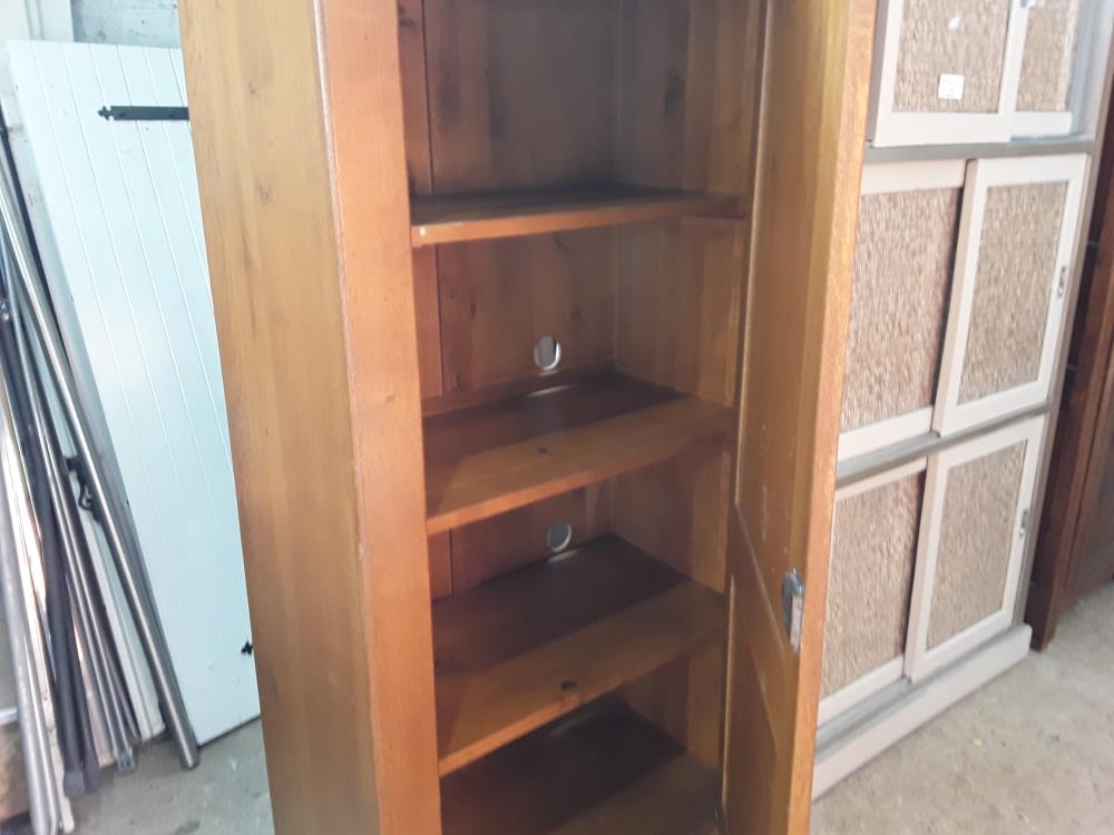 BONNETIERE CHENE COTE RAYURES 3 ETAGERES SERRURE HS