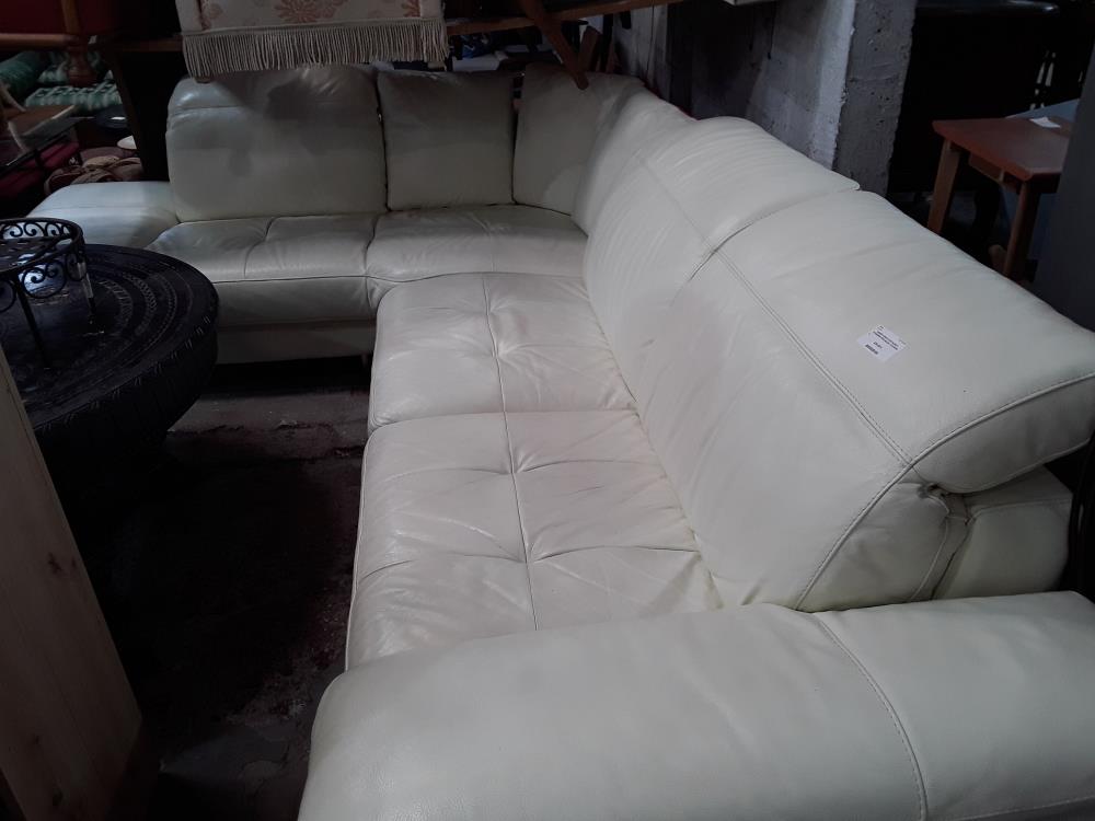 CANAPE D ANGLE CUIR BLANC 2 TETIERERES REGLABLES 3 COUSSINS DOS ROUGE