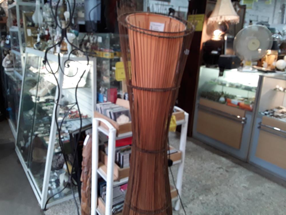 LAMPADAIRE TUBULAIRE FIBRES ET METAL TOILE MARRON