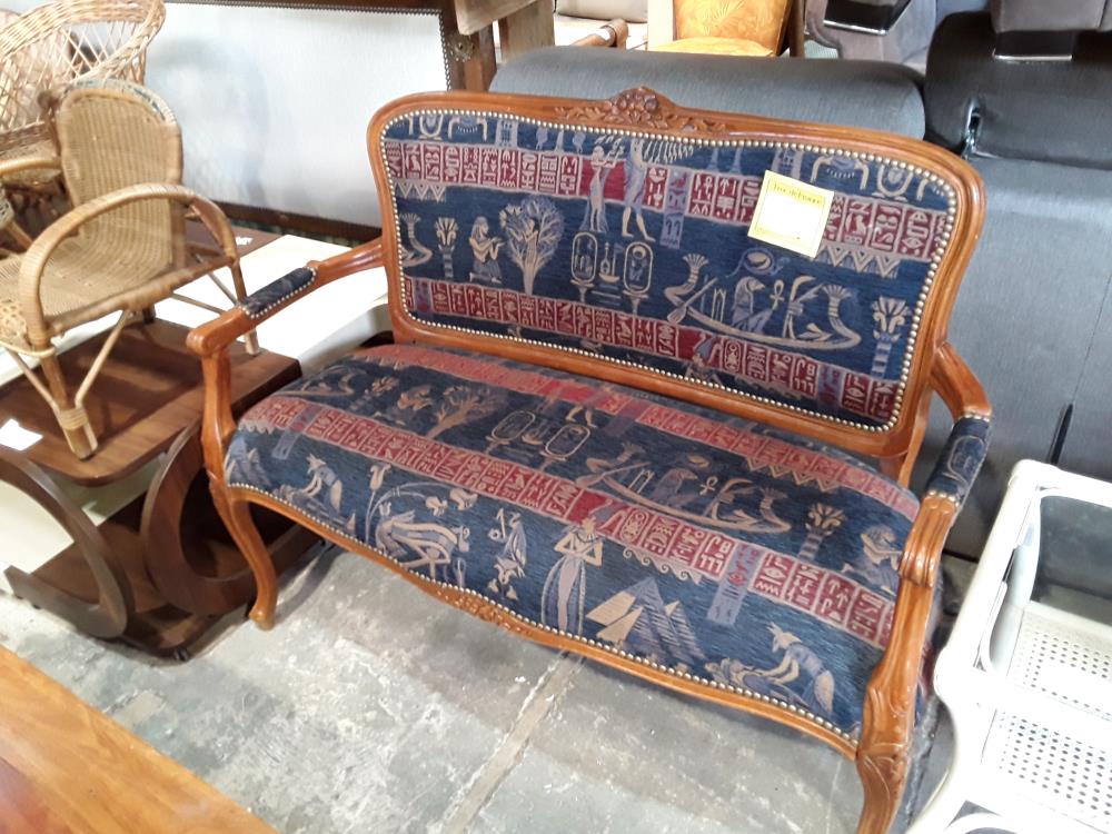 BANQUETTE MERISE STYLE REG TISSU BLEU ROUGE DECOR EGYPTIENS