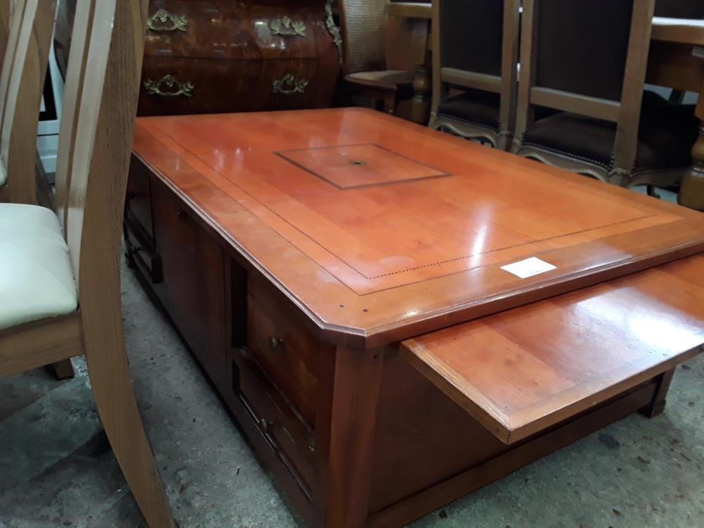 TABLE BASSE 4T 2 ABAT 1 TIRETTE  GM MERISIER PLATEAU AVEC QUELQUES TRACES