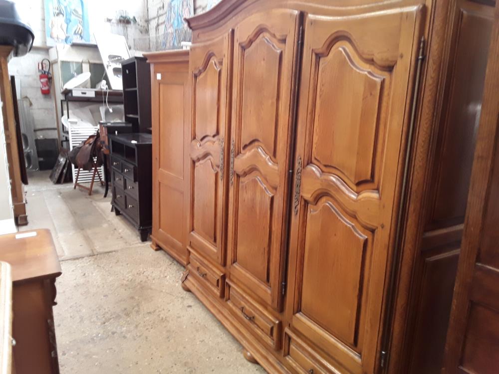 ARMOIRE EN CHENE 3P 3T PENDERIE LINGERIE DEFAUT PETIT TROU VIS
