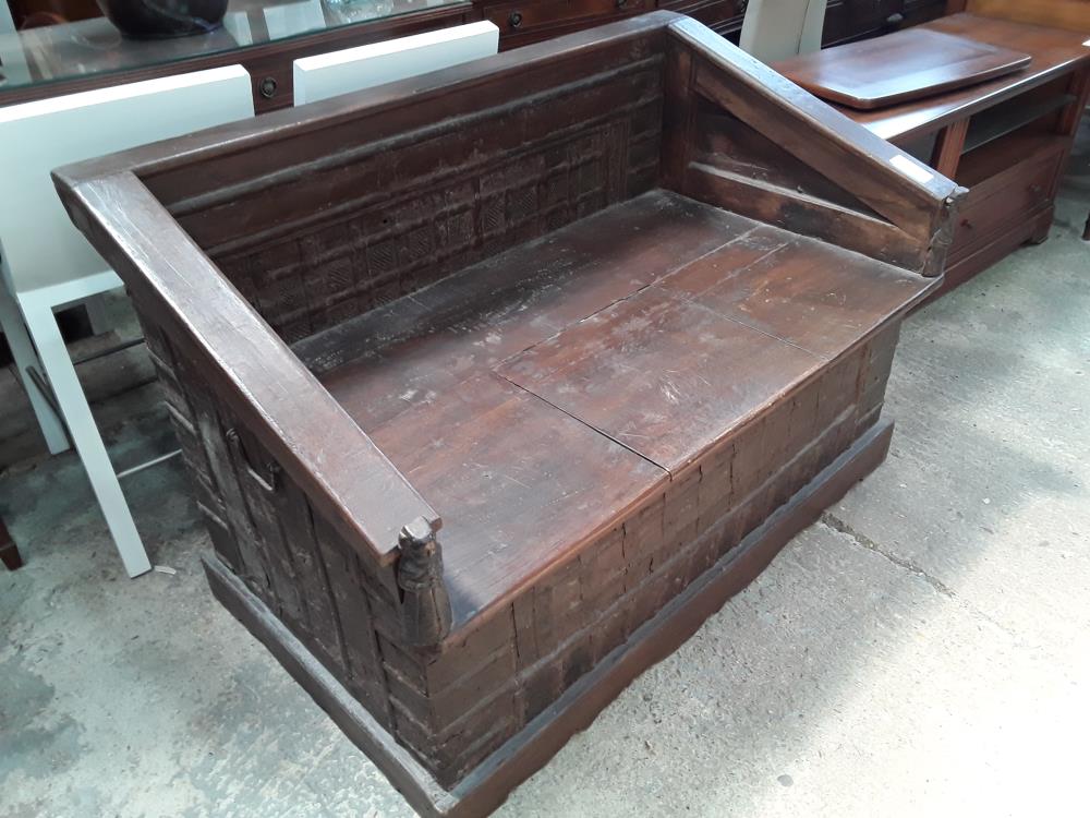 BANC COFFRE INDONESIEN 129/75/79CM