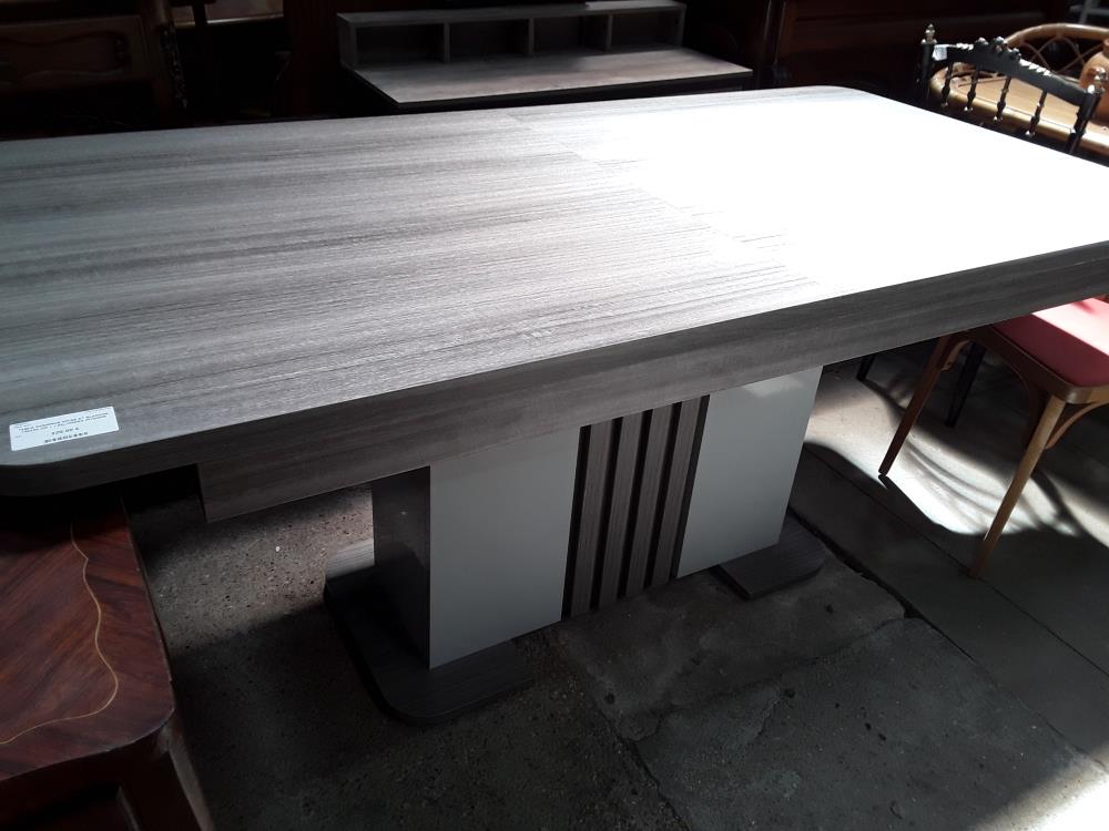TABLE MODERNE GRISE ET BLANCHE 180X90 CM + 1 ALLONGES INTEGRE 40CM