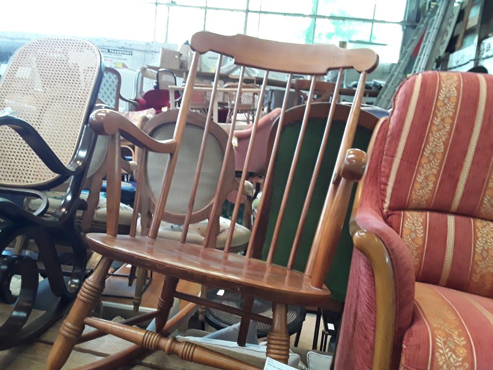 ROCKING CHAIR TEINTE CHENE STONE YOUGOSLAVIA