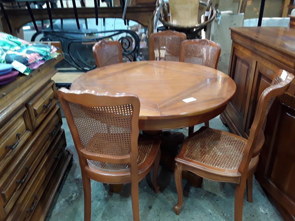 SERIE DE 5 CHAISES TOUTES CANNEES DEFAUT TEINTE  