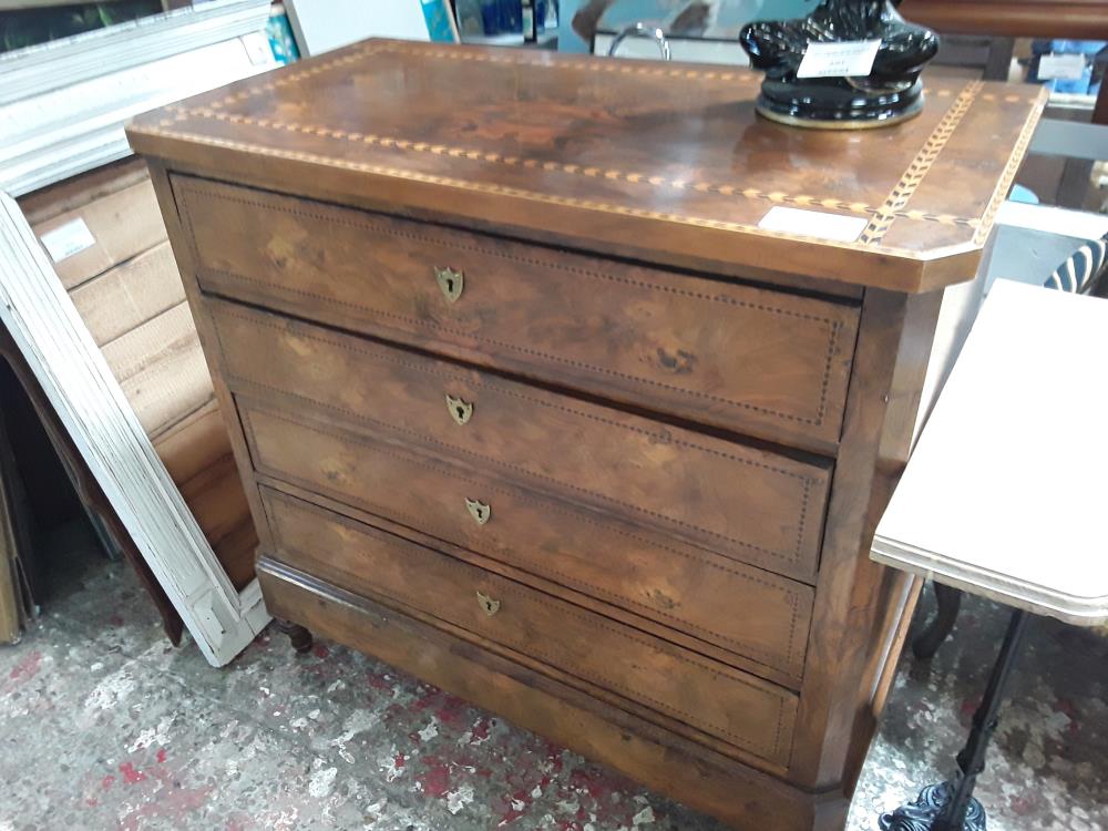 COMMODE 4T DECOR MARQUETERIE 1 PIED A REVOIR