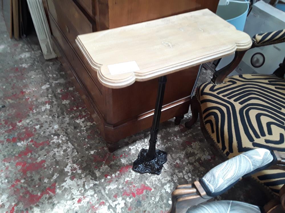 SELETTE PM PLATEAU BOIS PIED FONTE TYPE BISTROT