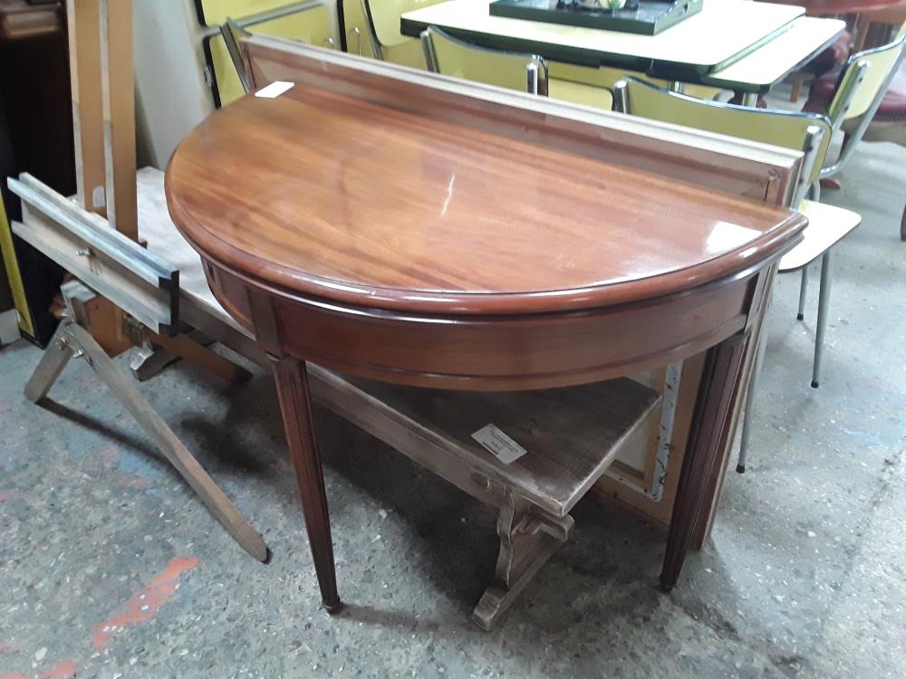 TABLE A JEU DEMI LUNE FEUTRINE VERTE 1 TIROIR