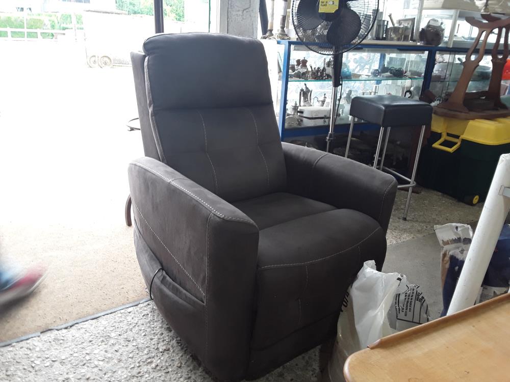 FAUTEUIL ELECTRIQUE RELEVABLE MARRON TYPE NUBUX