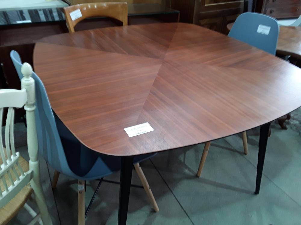 TABLE CARRE 110CM BOIS DECOR FACON MARQUETERIE PIED FER NOIR