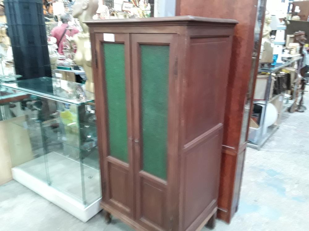 MEUBLE BOIS A DISQUES 2P VITRES VERTE MANQUE 2 BAGUETTES