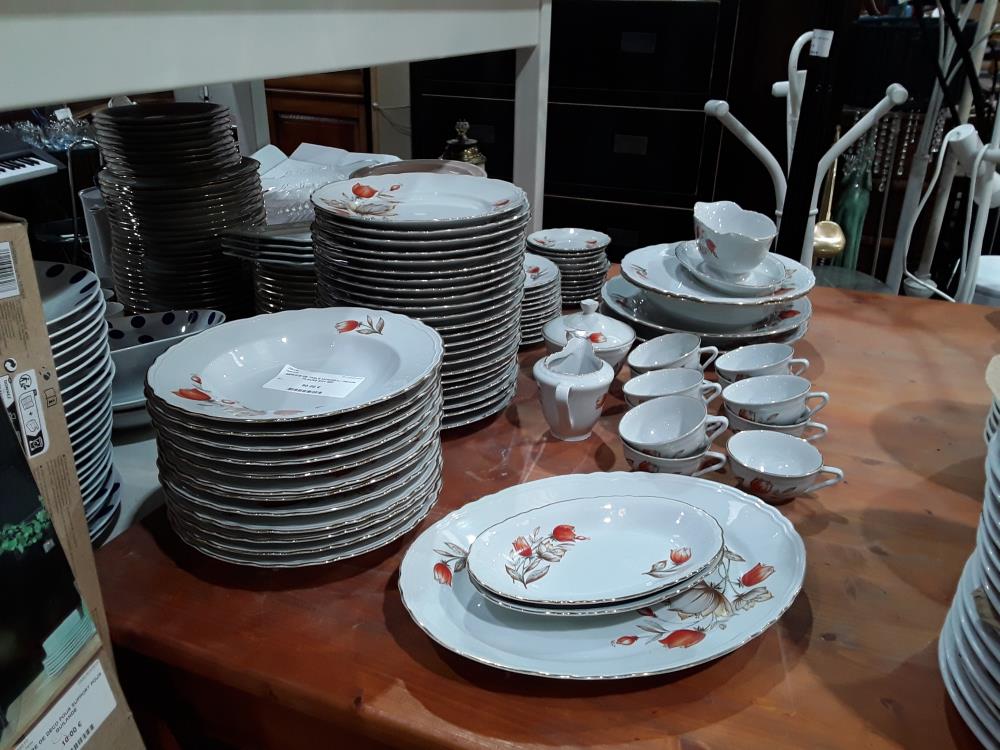 SERVICE DE TABLE MONOPOLI DECOR FLEURS ENV 68P