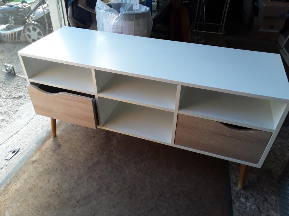 MEUBLE TV MELAMINE BLANC 4 NICHES 2 TIROIRS DECOR CERUSE CHENE