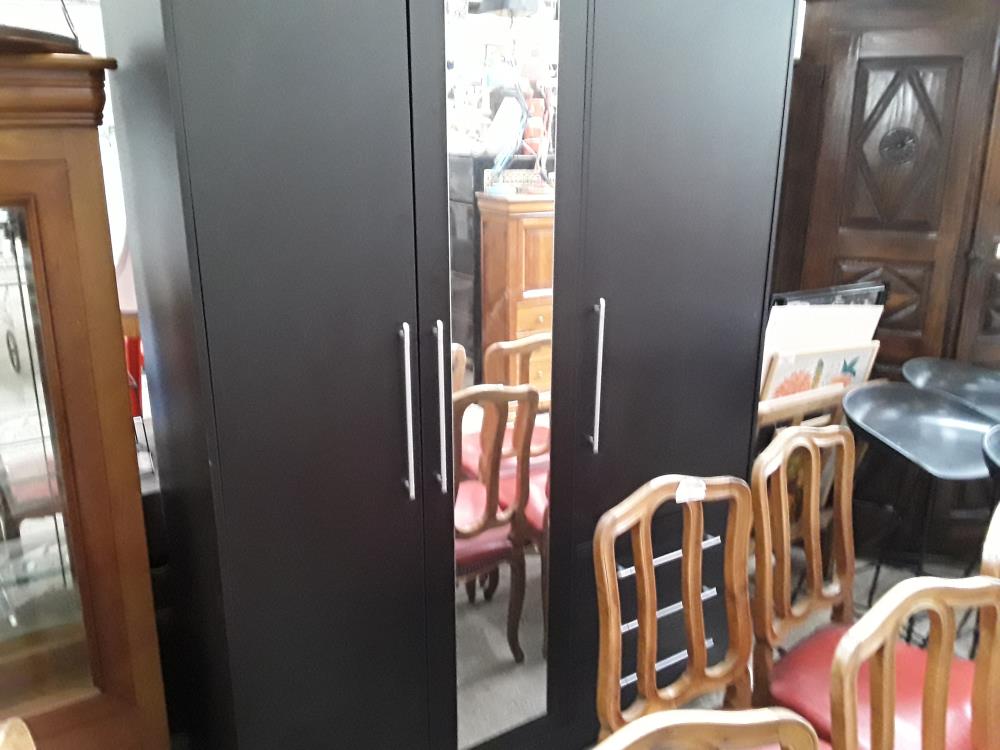 ARMOIRE NOIRE 3P DONT 1 MIROIR 3T