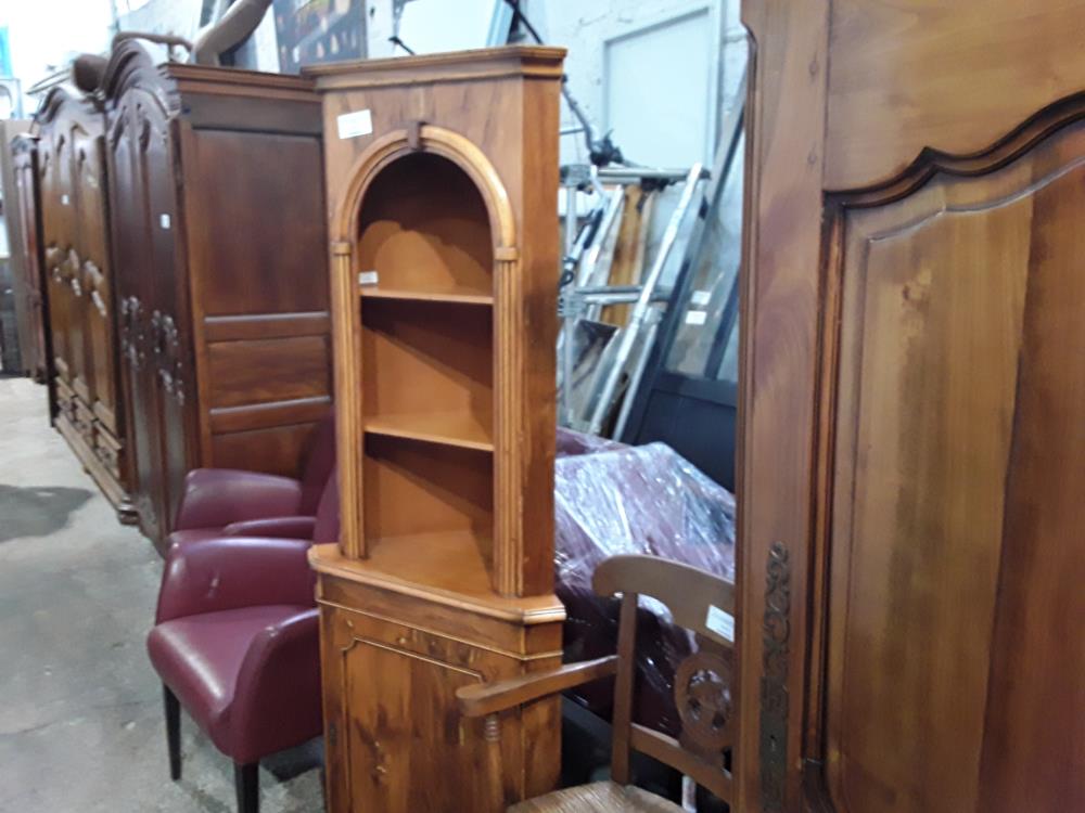 ENCOINGURE PLACAGE IF 1P ETAGERES EEN HAUT