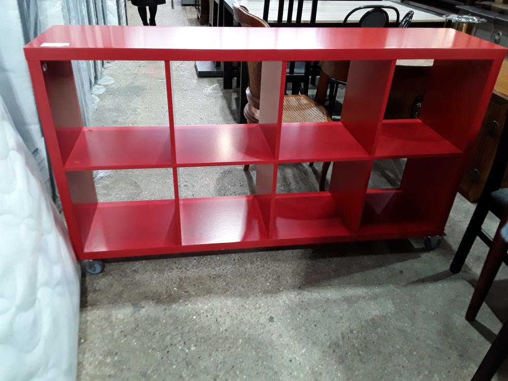 ETAGERE 8 CASES ROUGE 160X85 IKEA  SUR ROULETTES