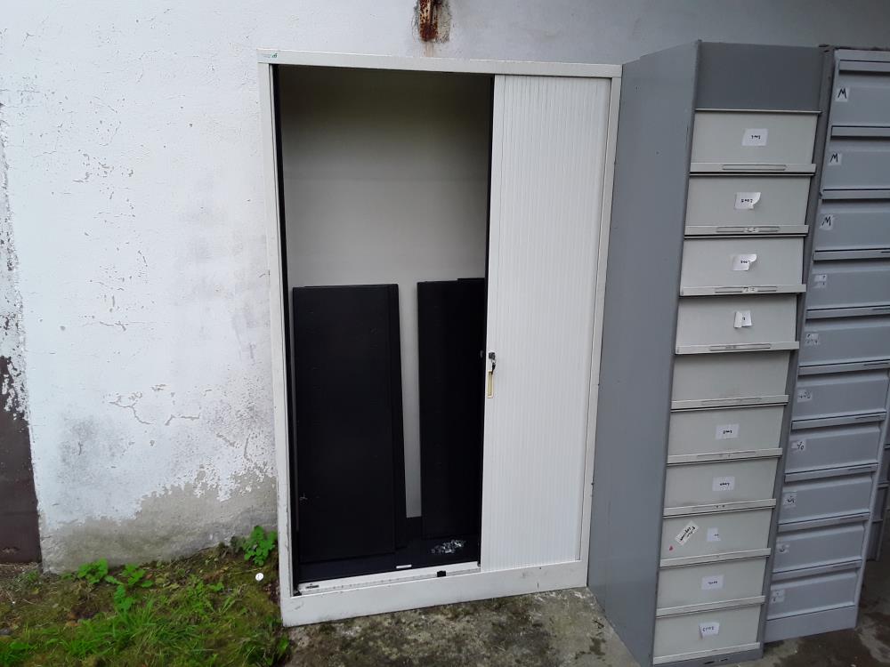 ARMOIRE MÉTALLIQUE BEIGE PORTE COULISSANTE BLANCHE