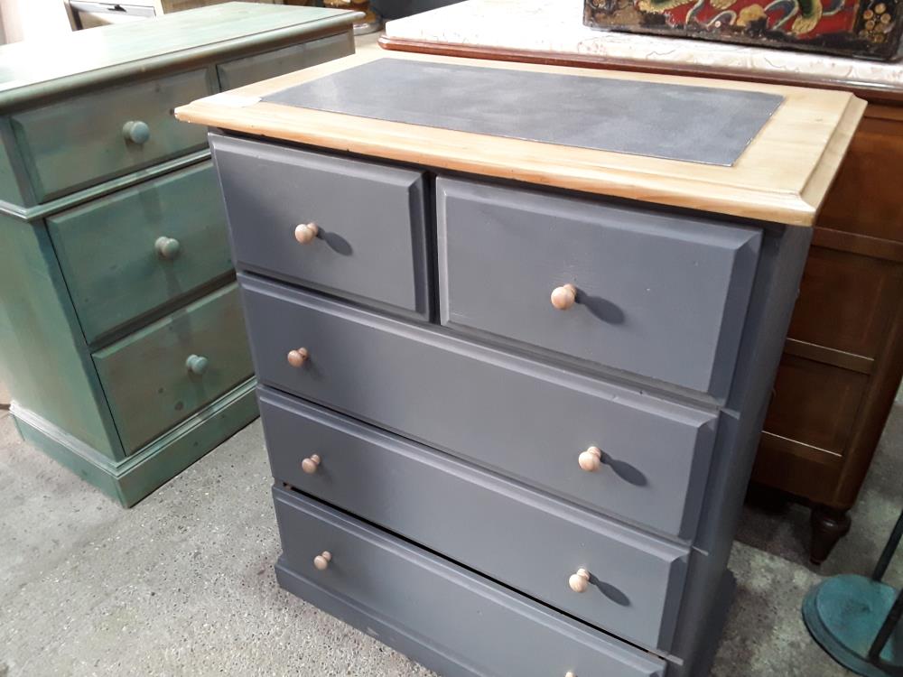 COMMODE PEINTE EN GRIS 5T DT 2 PM PLATEAU BOIS ET SOUS MAIN GRIS