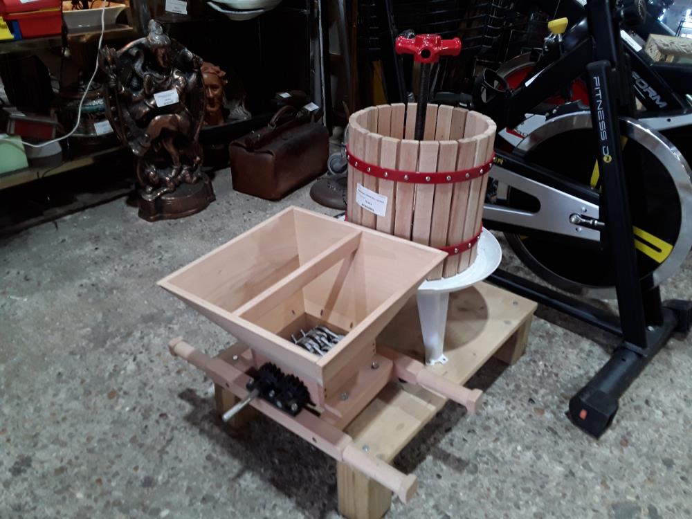 PRESSOIRE A POMME BOIS + BOYEUR