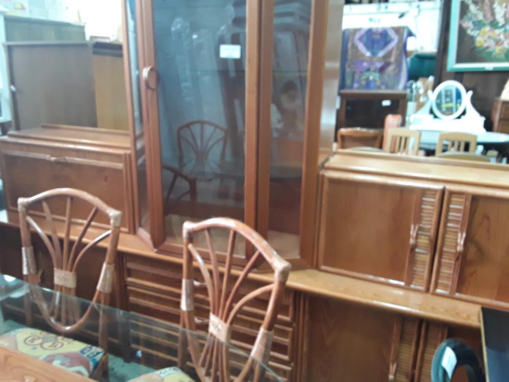 LIVING 6 ELEMENTS 1 VITRINE  MIEL ET BAMBOU + 2 TABLETTES