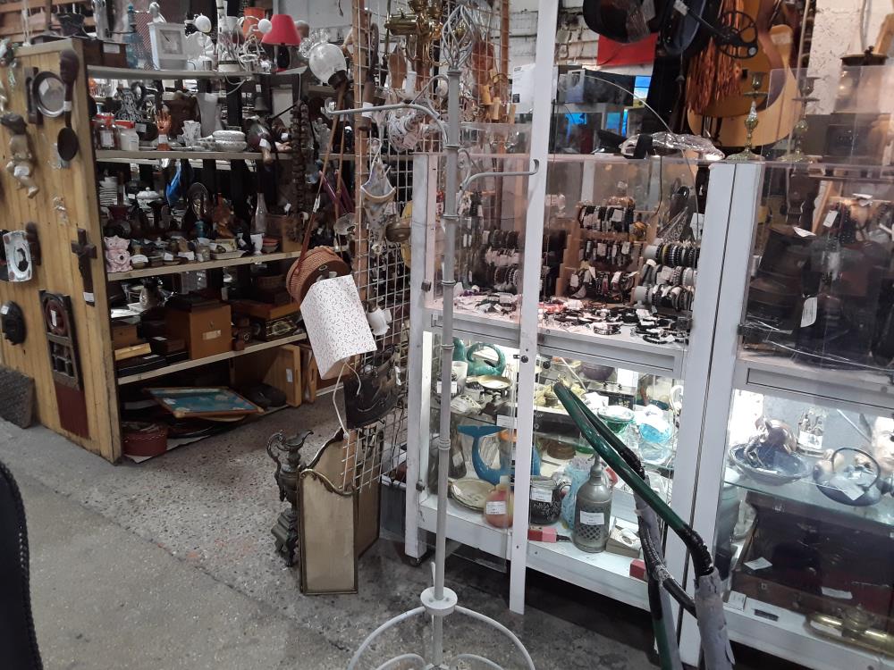 PORTE MANTEAU 4 TIGES PIVOTANTES METAL GRIS