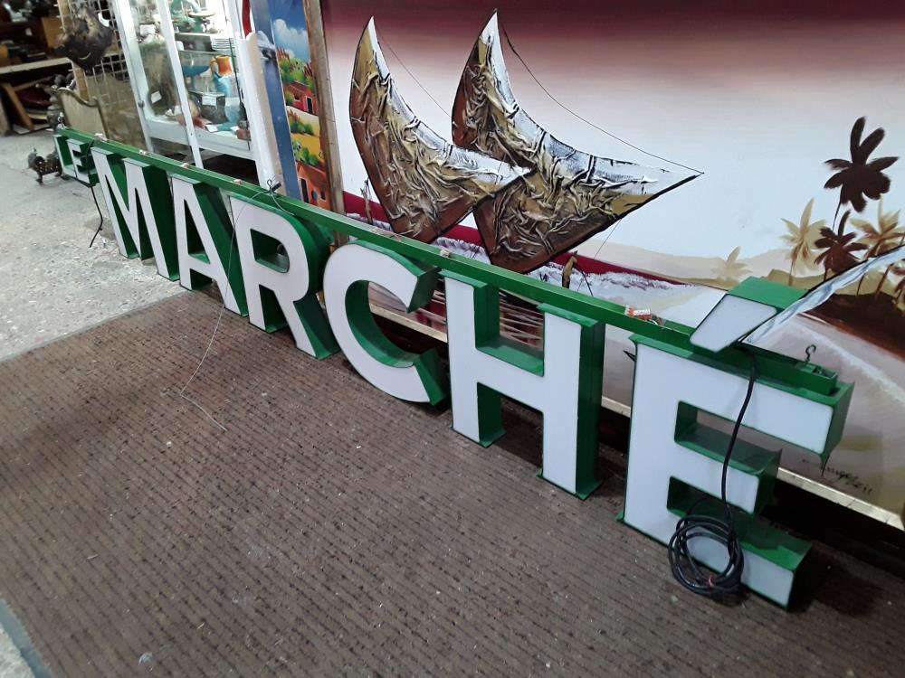 ENSEIGNE LUMINEUSE LE MARCHE BLANC ET VERT