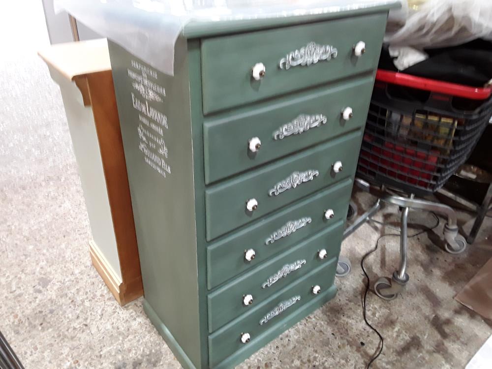 CHIFFONNIER VERT DECOR 6T BOUTONS BLANC