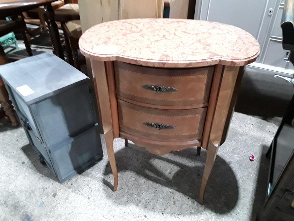 PETIT MEUBLE MARQUETE 2 TIROIRS DESSUS MARBRE FORME HARICOT