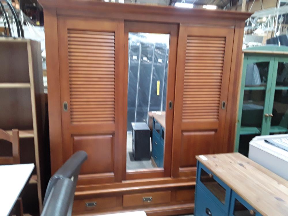 ARMOIRE MERISIER  3 PORTES FACON PERSIENNES 3TIROIRS 