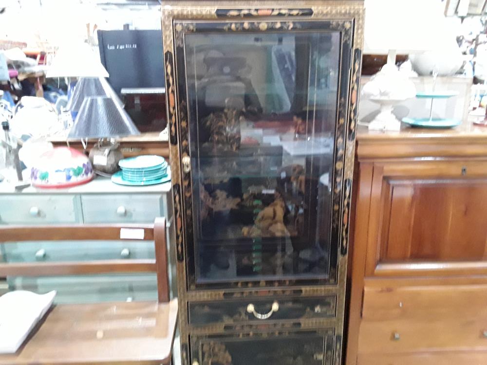 VITRINE ASAITIQUE LAQUEE NOIRE 2P 1T DECOREE