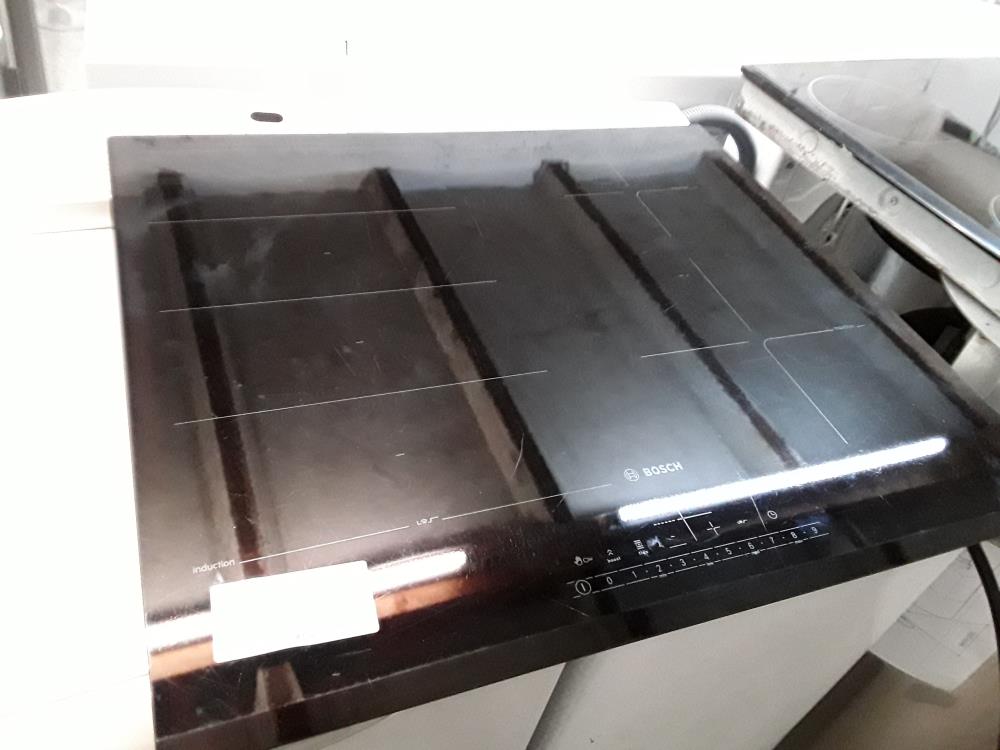 PLAQUE INDUCTION RECT 3FEUX QUELQUES RAYURES