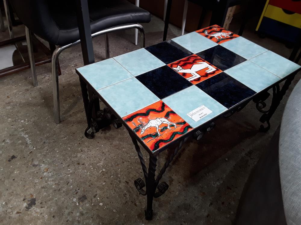 TABLE BASSE 76/46CM CARREAUX DT 3 DINOSAURE OU CHAT PIETEMENT FF