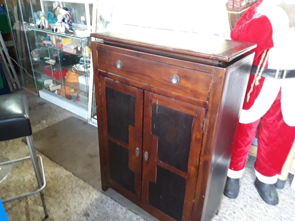 MEUBLE BOIS EXOTIQUE 75 X110 1T 2P DESSUS LAMELLE BAMBOU