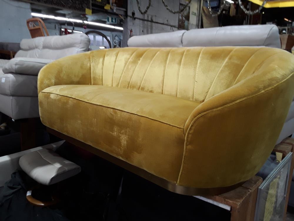 CANAPE VELOURS OR MAISON DU MONDE CAPITONNE EVASE