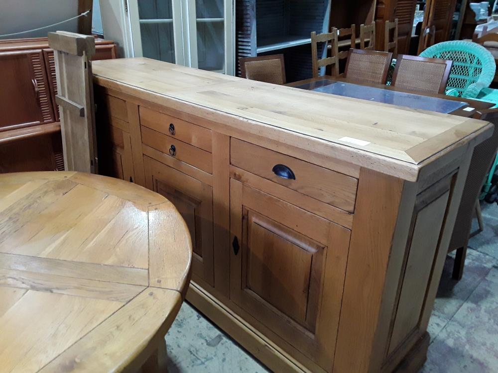 BUFFET CHENE MASSIF TACHES PLATEAU 3P 3T 206CM