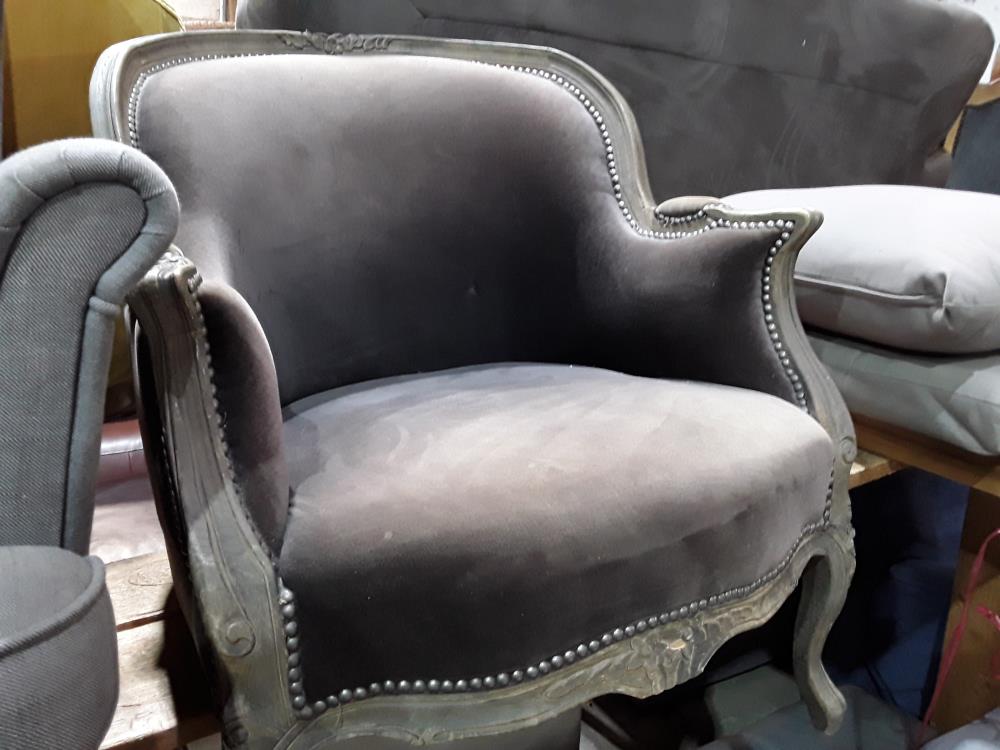 BERGERE VELOURS  MARRON  AVEC DEFAUTS  STYLE LXV BOISERIE GRISE