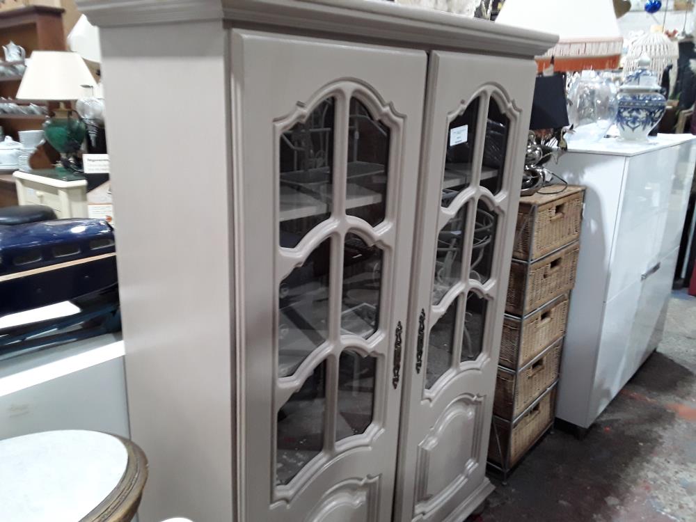 VITRINE 2P PEINTE TAUPE PETITS CARREAUX
