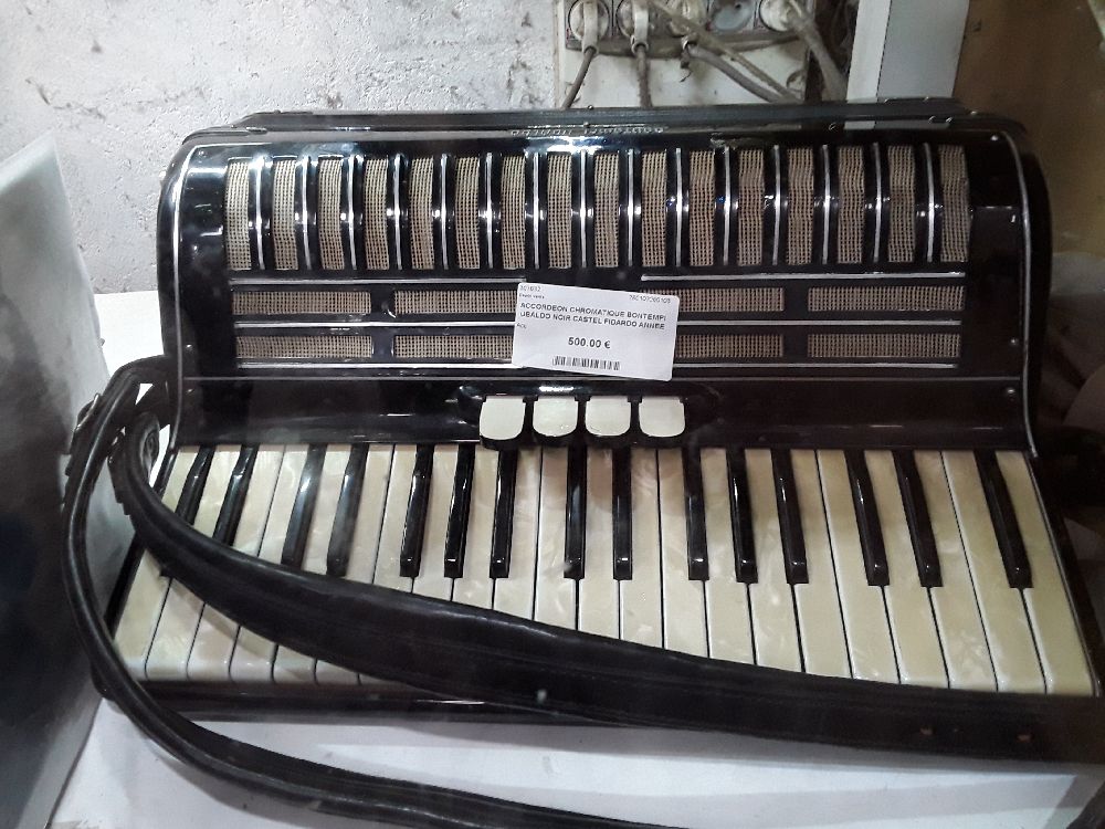 ACCORDEON CHROMATIQUE BONTEMPI UBALDO NOIR CASTEL FIDARDO ANNEE 70